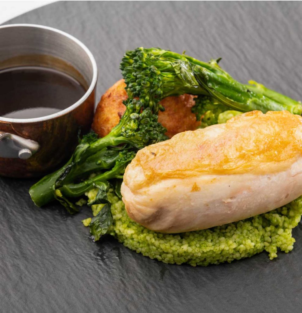 Chicken with broccoli and jus