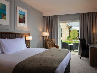 Ness-Walk-Bedrooms-King-Room-Cedar-with-private-patio