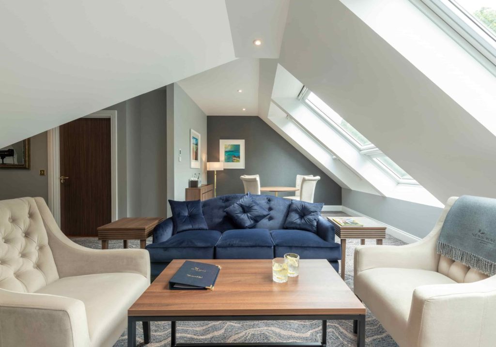 Ness-Walk-Bedrooms-Wellingtonia-Suite-Lounge
