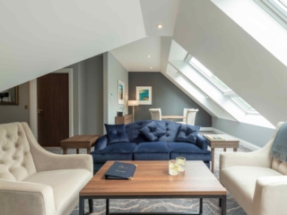 Ness-Walk-Bedrooms-Wellingtonia-Suite-Lounge