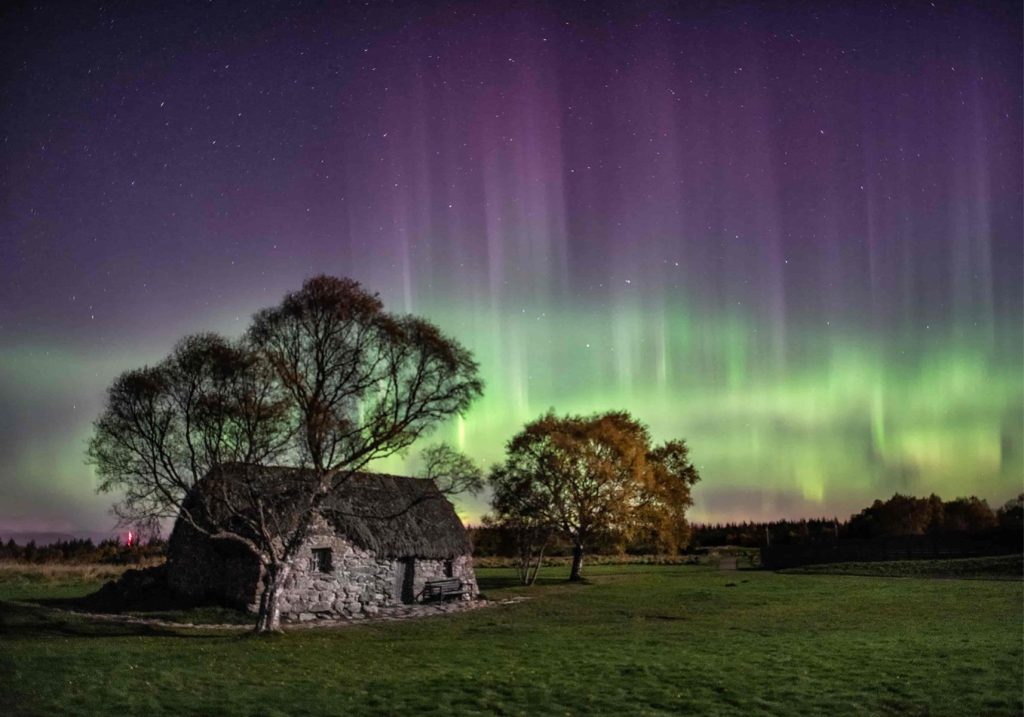 Visit-Experience-Northern-Lights-over-Culloden