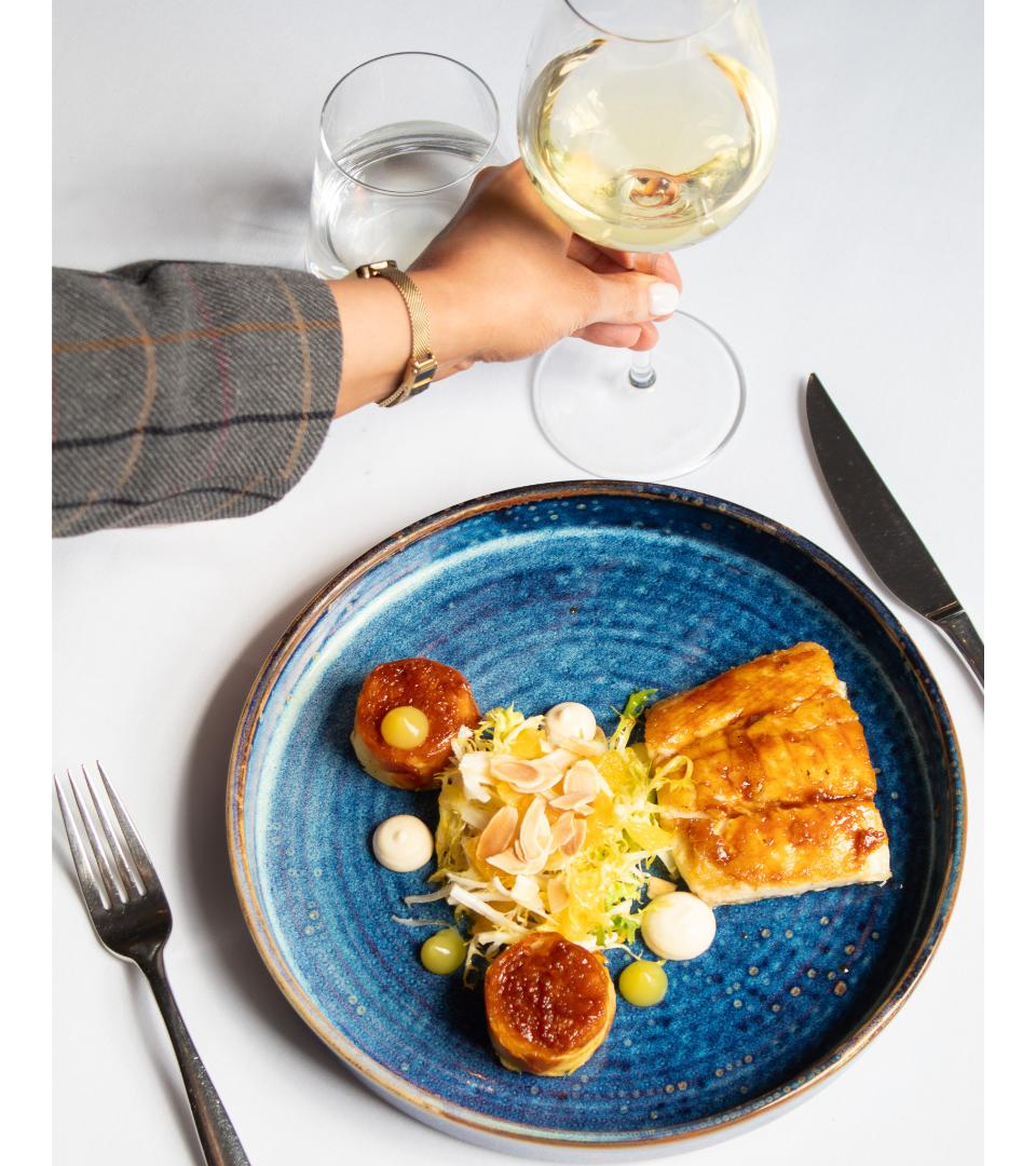 Torrish restaurant meal and wine